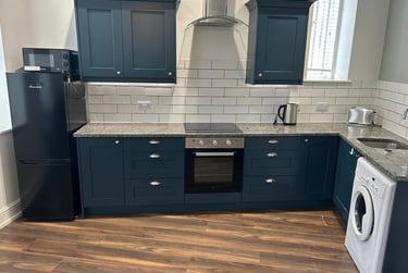 1 bed flat, Addison Road, Flat 4, North Hill, Plymouth, PL48LL - Image 1